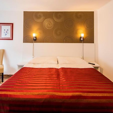 Riviera Rooms Vendegszobak Mosonmagyarovar Luaran gambar