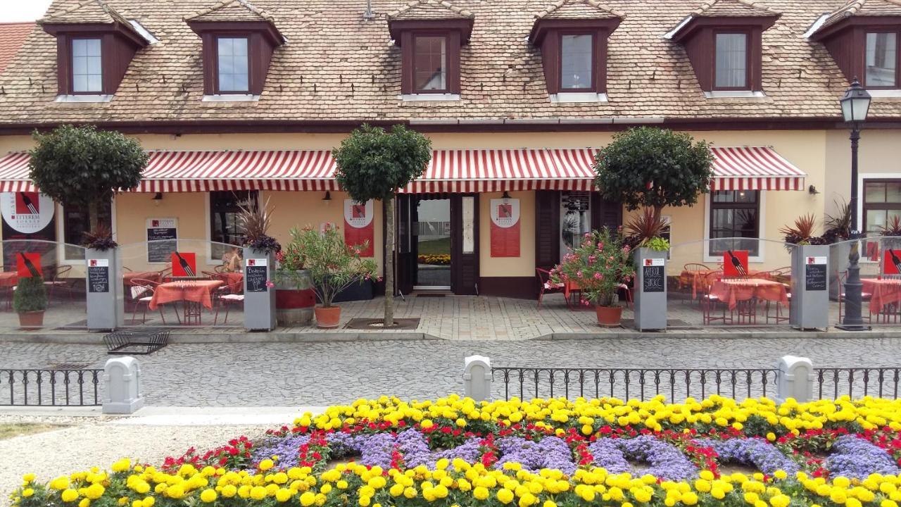 Riviera Rooms Vendegszobak Mosonmagyarovar Luaran gambar